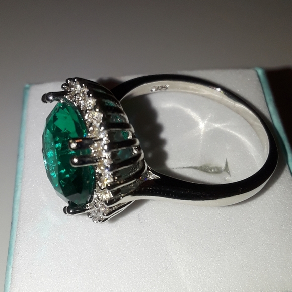 Sterling silver green sapphire ring size 9 and 3/4 - Picture 4 of 5